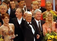 Der Deutsche Fernsehpreis 2003 wurde in 26 Kategorienvergeben, außerdem gab es den Ehrenpreis der Jury, den Publikumspreisund Förderpreise. (Foto: dpa)