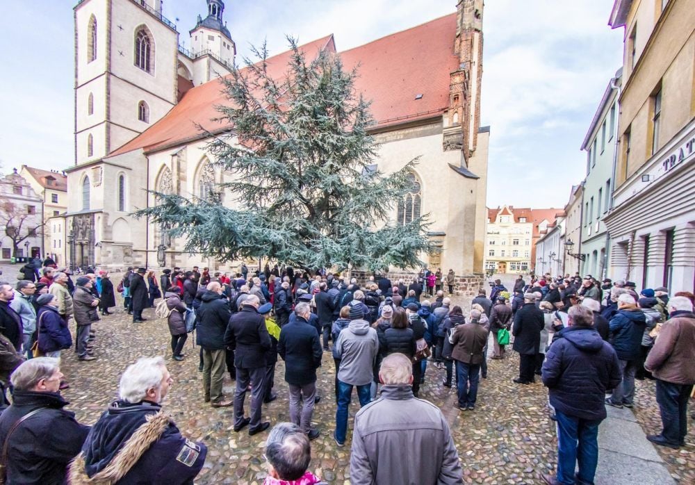 Groß war der Zuspruch zur Gedenkveranstaltung am 27. Januar am Mahnmal vor der Stadtkirche.