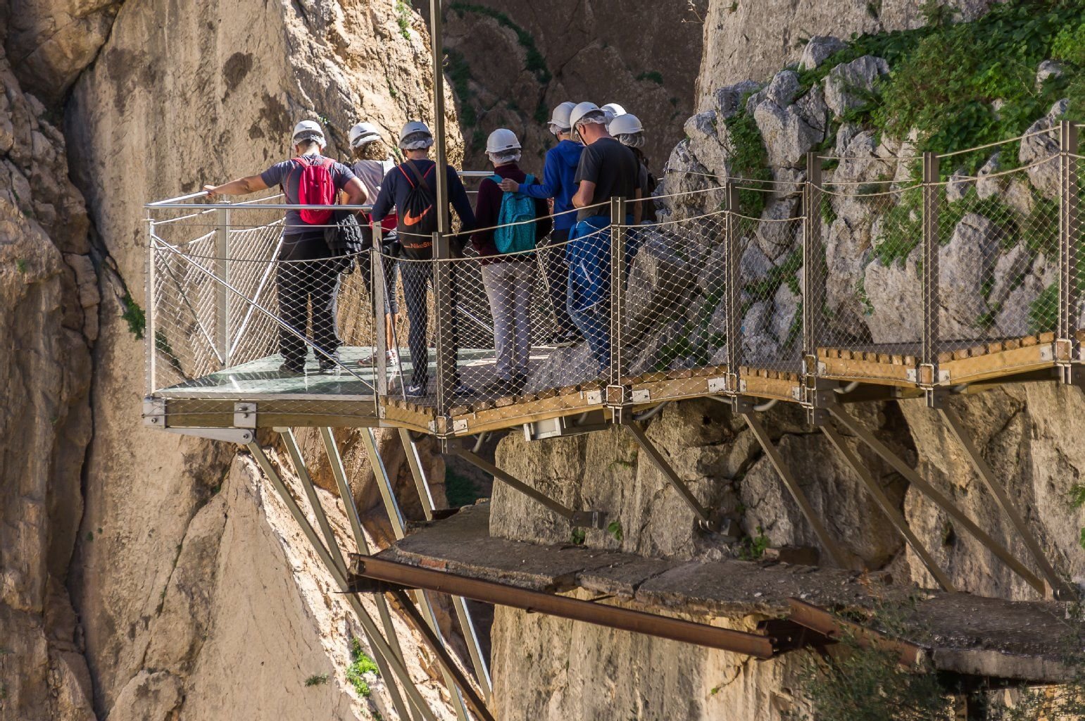 Der Caminito del Rey ist zwar kein gefährlicher Weg mehr - doch zuviel Trubel muss auch nicht sein. Deshalb dürfen derzeit immer nur maximal 50 Personen alle halbe Stunde aufbrechen.