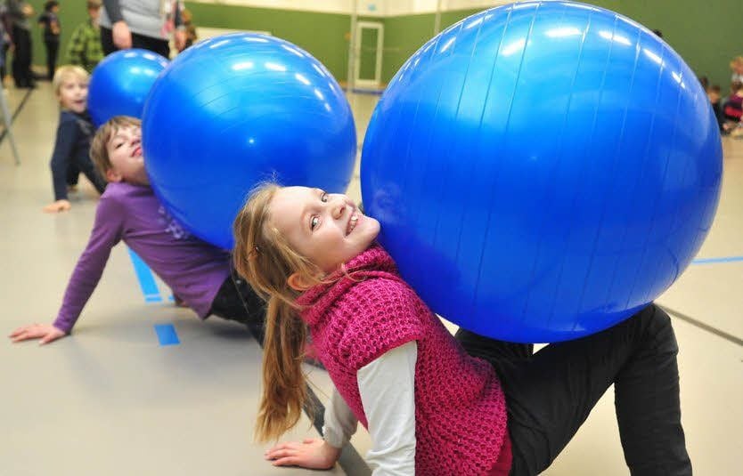 Bewegung macht Spaß - diese Erfahrung konnten die Mädchen und Jungen der Langendorfer Grundschule beim „Apfel-Latein“ machen.