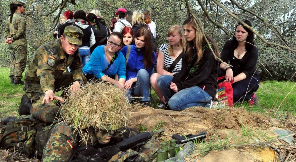 Der Alltag der Soldaten im Feld war ein Thema des Zukunftstages in der Weißenfelser Kaserne.
