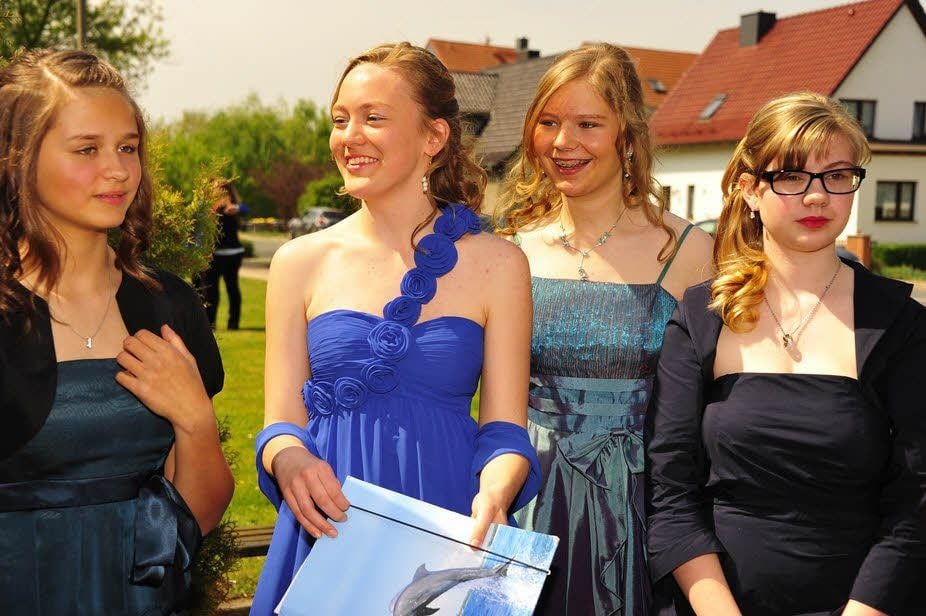 Elisa Hilbert (v.l.n.r), Pia Rudel, Jasmin Dreier und Lea Bürger freuen sich auf das Erwachsenwerden. Aufregung gehört natürlich dazu.