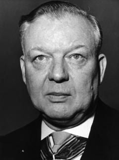 Das Porträt des deutschen Chirurgen und Urologen Dr. Werner Forßmann (Archivfoto von 1959). (Foto: dpa)