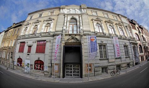 Das Gebäude des Thalia-Theaters in Halle in der Kardinal-Albrecht-Straße 6 soll zum Ende der Spielzeit 2012/2013 aufgegeben werden. (FOTO: DPA)