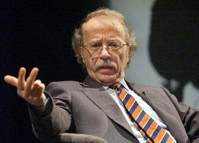Der Schriftsteller Walter Kempowski war am 5. Oktober 2007 verstorben. Zu seinen bekanntesten Werken gehören «Das Echolot», «Tadellöser & Wolff», «Uns geht's ja noch gold», «Ein Kapitel für sich» und «Aus großer Zeit». (Foto: dpa)