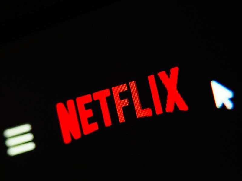 Nutzer klagen über Probleme beim Streamen auf Netflix. Foto: Nicolas Armer/dpa