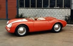 Begehrte Kleinstserie - als Porsche im Jahr 1953 den 550 Spyder vorstellte, war eine Serienproduktion noch gar nicht geplant. Insgesamt wurden von dem offenen Zweisitzer schlie¯lich 90 Exemplare gebaut (Foto: dpa)