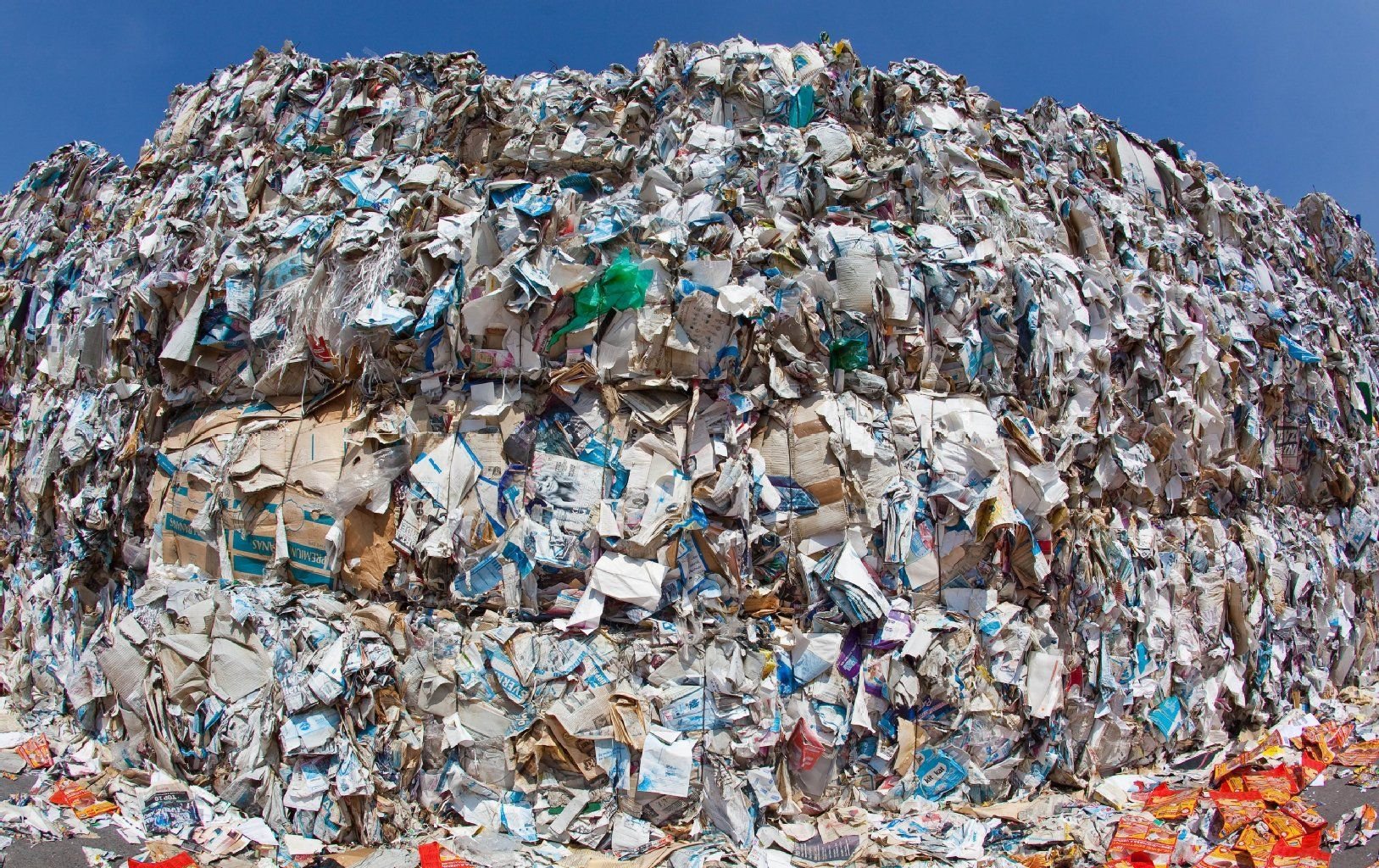 Die Produktion Von Recyclingpapier spart gegenüber Frischfaserpapier bis zu 60 Prozent Energie und 70 Prozent Wasser.