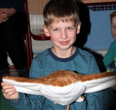 Julian Juraschek brachte seinen Stachelrochen in die Schule.