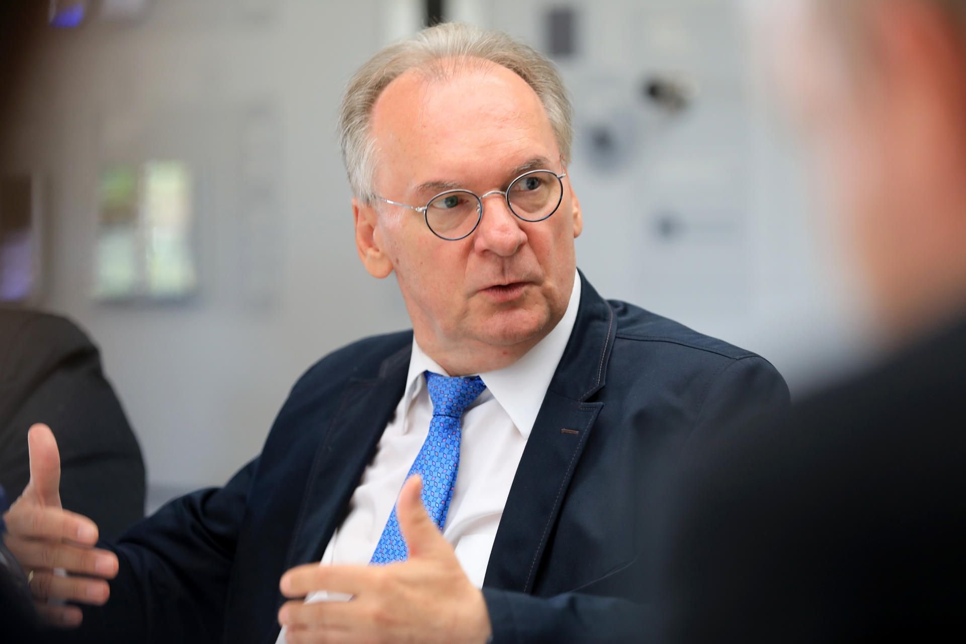 Reiner Haseloff hat seine eigene Sicht auf die DDR-Geschichte und die damit verbundene Unrechtsstaats-Debatte.