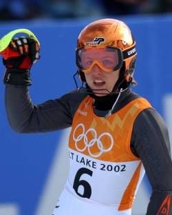 Olympische Winterspiele Salt Lake City, Ski alpin, Kombination der Damen am Donnerstag (14.02.2002) in Snowbasin: DSV-Rennläuferin Martina Ertl jubelt beim ersten Durchgang des Slalom in der Kombination über ihre Zeit von 45.10. Sie liegt damit auf dem zweiten Platz. Es folgen der zweite Salomlauf und am Nachmittag die olympische Kombinationsabfahrt. dpa