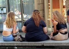 Übergewicht als Volkskrankheit - eine Magen-OP kommt dann in Frage, wenn alle anderen Möglichkeiten nicht helfen. (Foto: dpa)