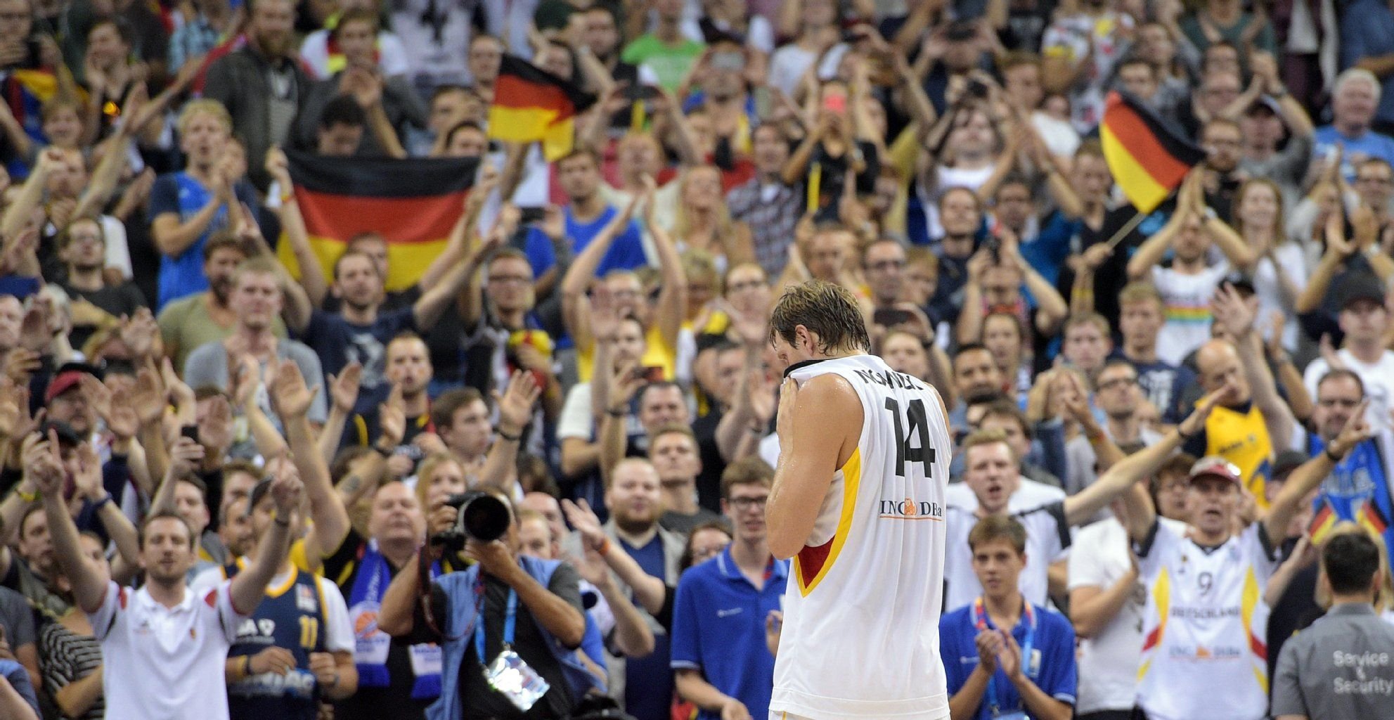 Dirk Nowitzki nach dem Spiel Deutschland gegen Spanien bei der EM in Berlin