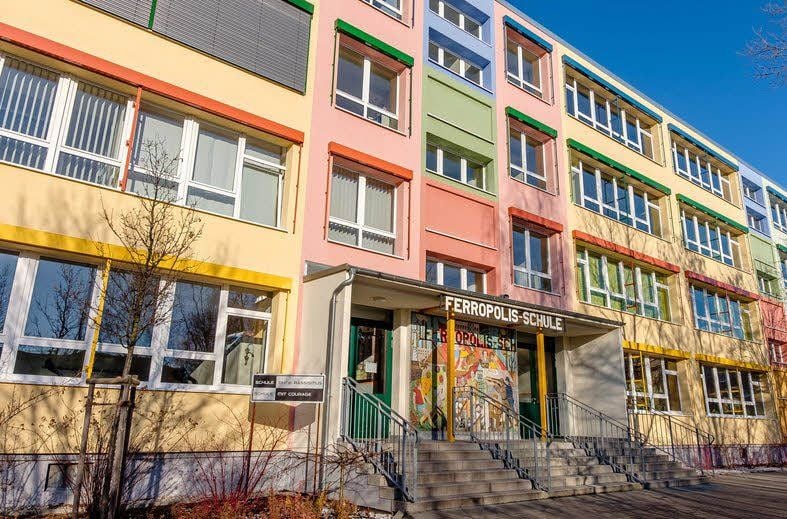 So präsentiert sich die Schule nach der Sanierung.