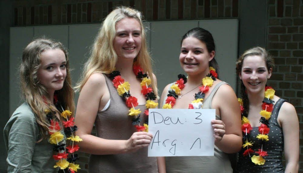 Gymnasiastinnen der siebten und achten Klasse als Tipper-Gemeinschaft (von links): Vanessa Gütschow (7c), Josephine Böttcher, Jessica Hanitzsch und Marlen Reichardt (alle 8a)