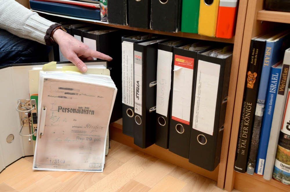 Das Material füllt viele Aktenordner und Mappen.