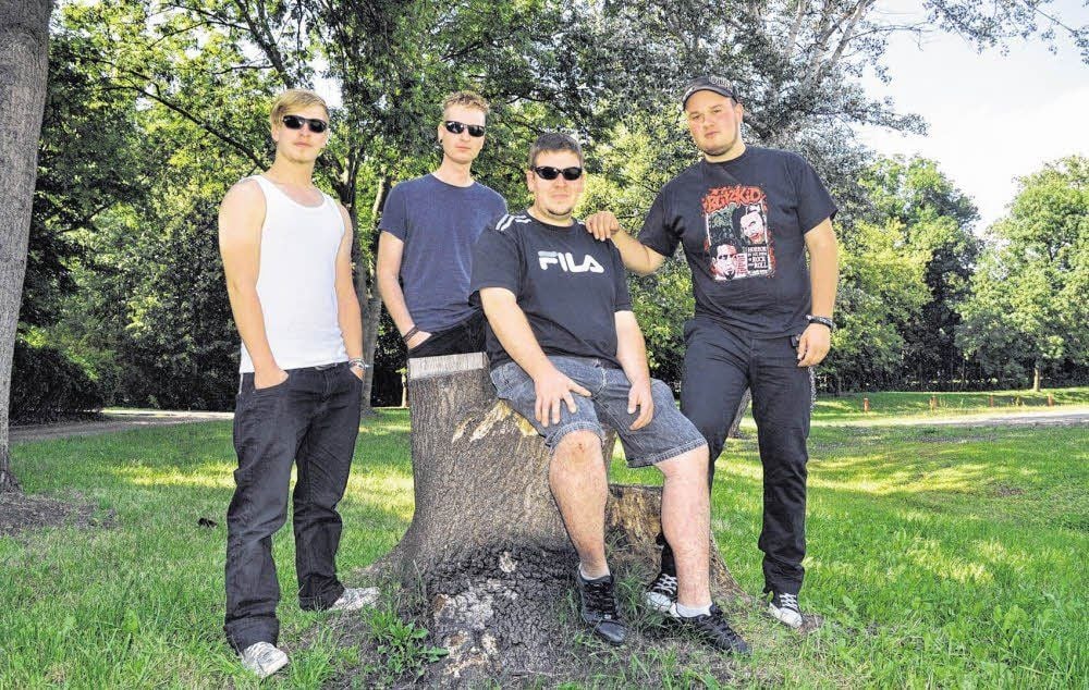 Stefan Berger, Adrian Callieos, Martin Hirsemann und Sebastian Mainka sind die Musiker der Band „Plattensprung“.
