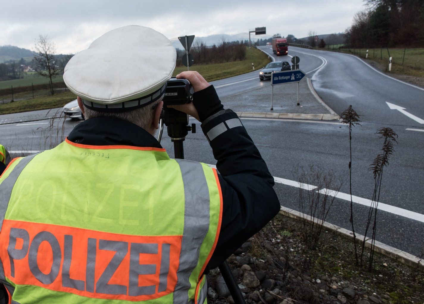 Immer wieder liefern sich Raser illegale Autorennen auf der Autobahn. Oft kommen die Raser aus der Schweiz.