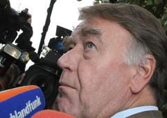 Die Kur im Reha-Zentrum in Radolfzell habe er bereits zweimal wegen des sich hinziehenden Tarifkonflikts verschoben, sagte GDL-Chef Manfred Schell (64). Ein weiteres Mal sei nicht möglich gewesen. (Foto: dpa)