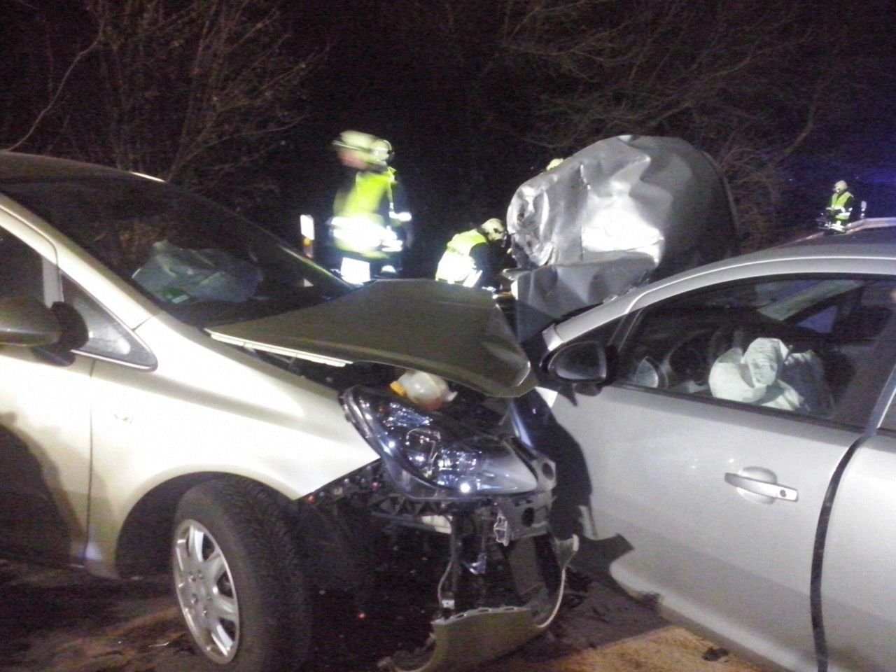 Zwischen Kustrena und Bernburg ist es zu einem schweren Unfall gekommen.