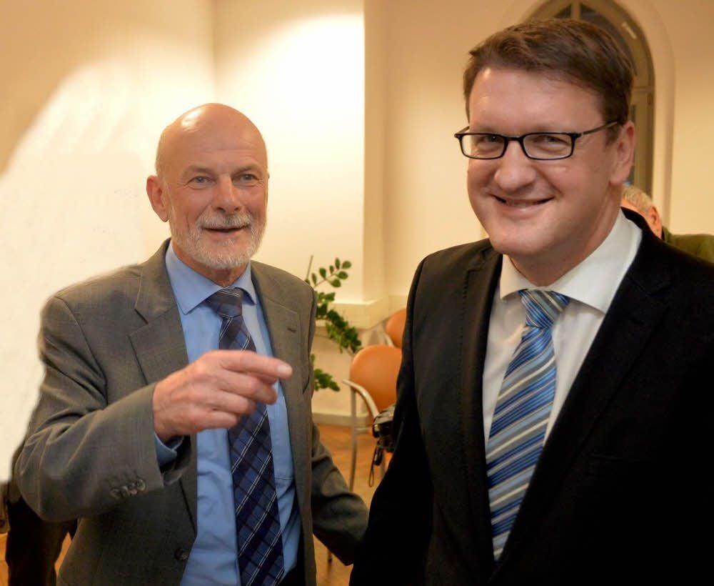 Zwei Oberbürgermeister? Nein, sagt Torsten Zugehör (rechts). Bis Juli ist Eckhard Naumann der Chef.