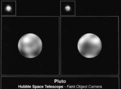 Das im März 1996 von der US-Raumfahrtbehörde Nasa herausgegebene Bild zeigt zwei vom Hubble-Teleskop gemachte Aufnahmen des Planeten Pluto (klein, oben) und zwei daraus entstandene Computeranimationen, die die topographischen Gegebenheiten des Planeten verdeutlichen. Seit der Entdeckung des Pluto ist auf dem äußersten Planeten unseres Sonnensystems nicht einmal ein drittel Jahr vergangen. 248 Erdenjahre benötigt Pluto für einen einzigen Umlauf um die Sonne. Erst vor 75 Jahren stieß der US-Astronom Clyde William Tombaugh auf den winzigen eisigen Außenseiter unseres Sonnensystems. (Foto: dpa)