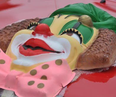 In Wolfen können Kinder Faschingsmasken basteln.