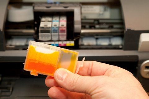 Drucker sind heutzutage nicht mehr teuer, aber beim Kauf neuer Patronen kommt oft die böse Überraschung. (FOTO: DPA)