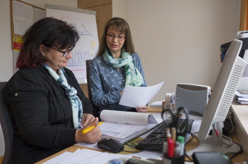 Brita Frensel (links) und Kristin Gloger koordinieren alle Aufgaben.