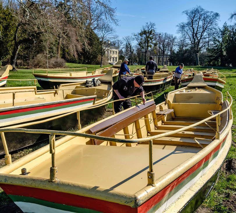 Die Gondeln in Wörlitz werden bereits für den Saisonstart am 1. April vorbereitet. Einige werden allerdings schon einmal am Sonntag eingesetzt, wenn die Gondolieri wetteifern.