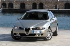 Fans schätzen sein Design - der Alfa Romeo 156 ist auch neun Jahre nach seiner Markteinführung noch gefragt. (Foto: dpa)