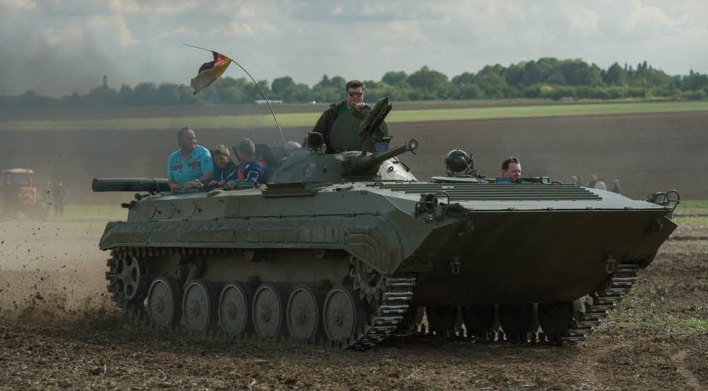Auch mit dem BMP von Andreas Ballmann aus Wernigerode konnte man über den Acker brettern.