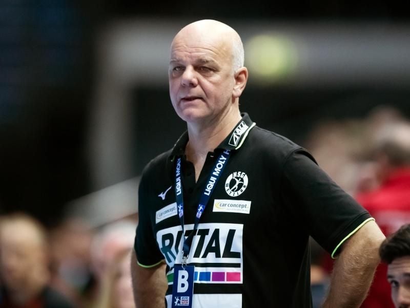 Kritisiert die Fortsetzung des Spielbetriebs der Handball-Bundesliga: Wetzlar-Coach Kai Wandschneider. Foto: Silas Stein/dpa