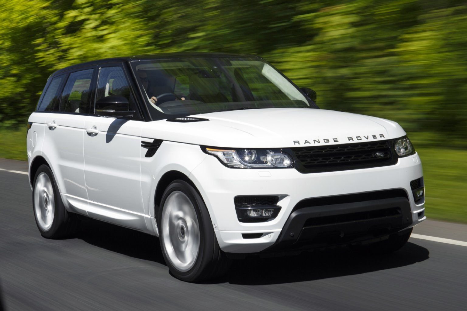 Ein schwerer Brocken und dennoch das günstigste Modell seiner Klasse: Der Range Rover Sport 3.0 TDV6 SE kostet pro Monat 1405 Euro.
