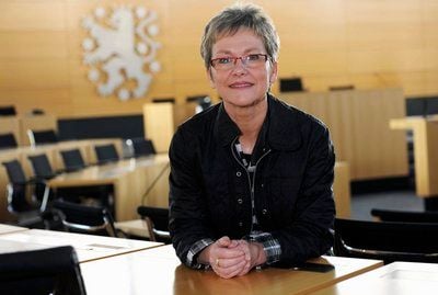 Die Thüringer Landtagsabgeordnete Ina Leukefeld (Die Linke) posiert (FOTO: DDP)