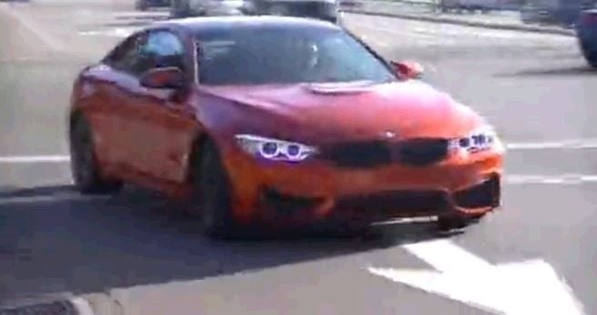 Diesem BMW-Fahrer missglückt ein Drift-Versuch.