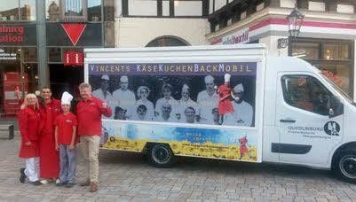 Von links Maureen, Vincent und Veronique Wehrenpfennig und QTM-Chef Thomas Bracht.