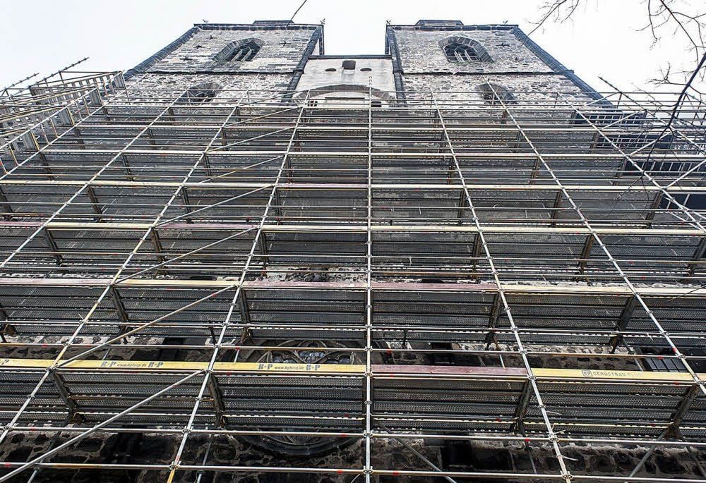Die Wittenberger Stadtkirche, deren Türme eingerüstet werden, landet auf Platz zwei.