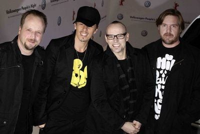 Die «Fantastischen Vier»: Smudo (l-r), Michi Beck, Thomas D und And.ypsilon. Am 25. Juli kommen alle vier zurück in die Heimat und erinnern mit einem großen Konzert auf dem Cannstatter Wasen in Stuttgart unter dem Titel «Heimatspiel» an ihr 20-jähriges Bestehen. (FOTO: DPA)