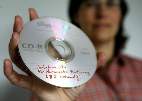 Bisher können private Daten wie Adresse, Alter oder Kontonummern verkauft werden, wenn die Betroffenen nicht widersprechen. (FOTO: DPA/ARCHIV)