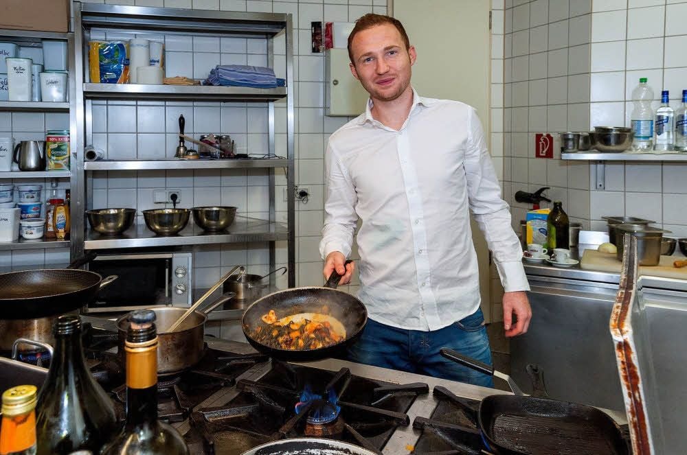 Berufsbedingt im Restaurant der Eltern stark eingespannt, aber jetzt auch wieder für Lüttchendorf am Ball: Felix Bartolini