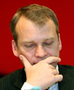 Der wegen Beihilfe zum Bankrott, Untreue und Vorteilsnahme angeklagte Dresdner Oberbürgermeister Ingolf Roßberg (FDP) ist vom Dienst suspendiert worden. (Foto: dpa)