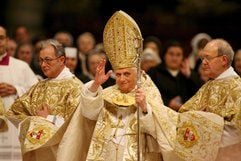 Papst Benedikt XVI. am Neujahrstag. Für Günter Wallraff ist der Papst eine «ganz finstere Gestalt». (Foto: dpa)