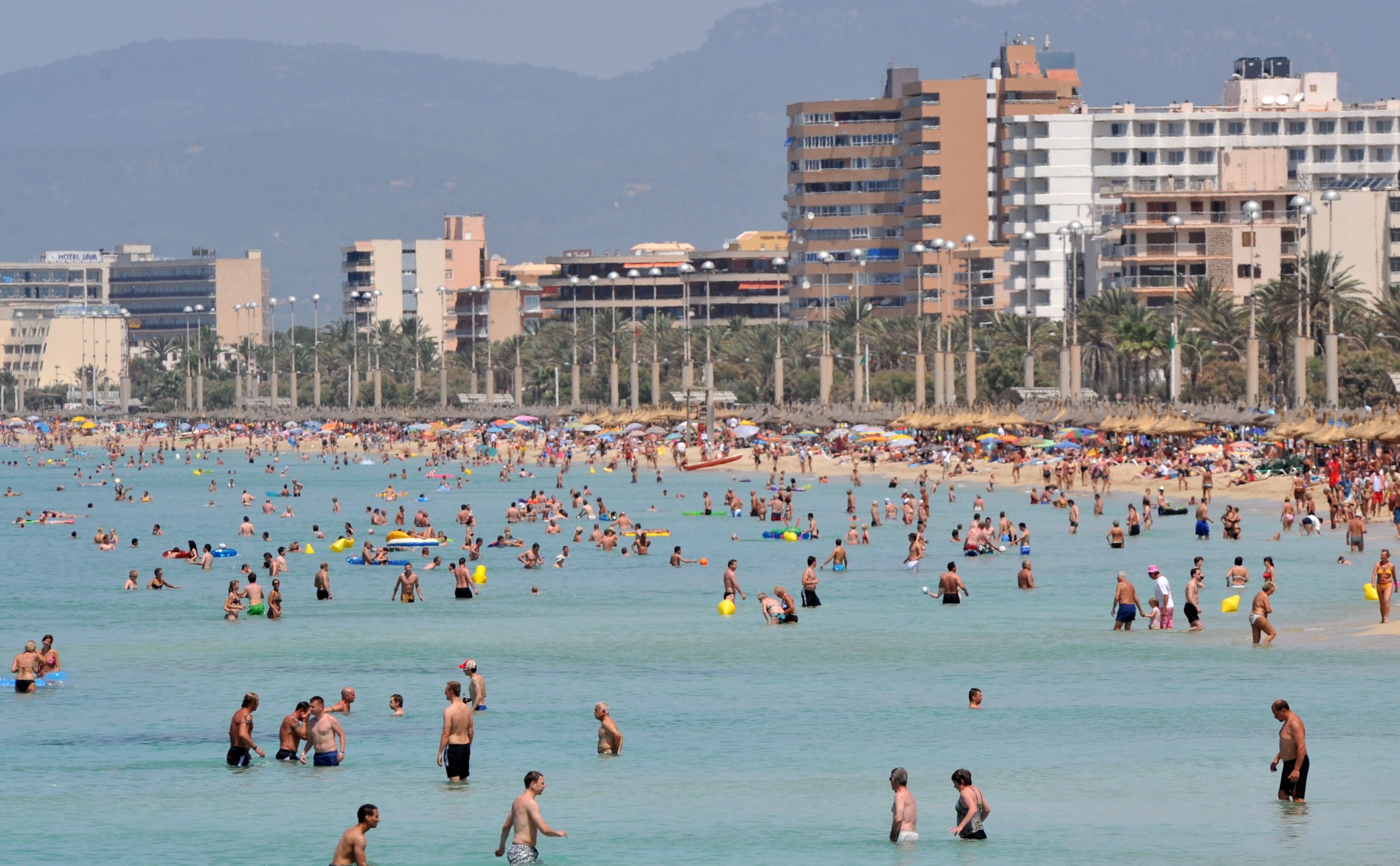Immer ein beliebtes Reiseziel: Der Strand von Arenal auf Mallorca.