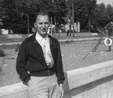 Gerhard Dünnhaupt frisch angekommen in Kanada: am Strand in Toronto, Juli 1952