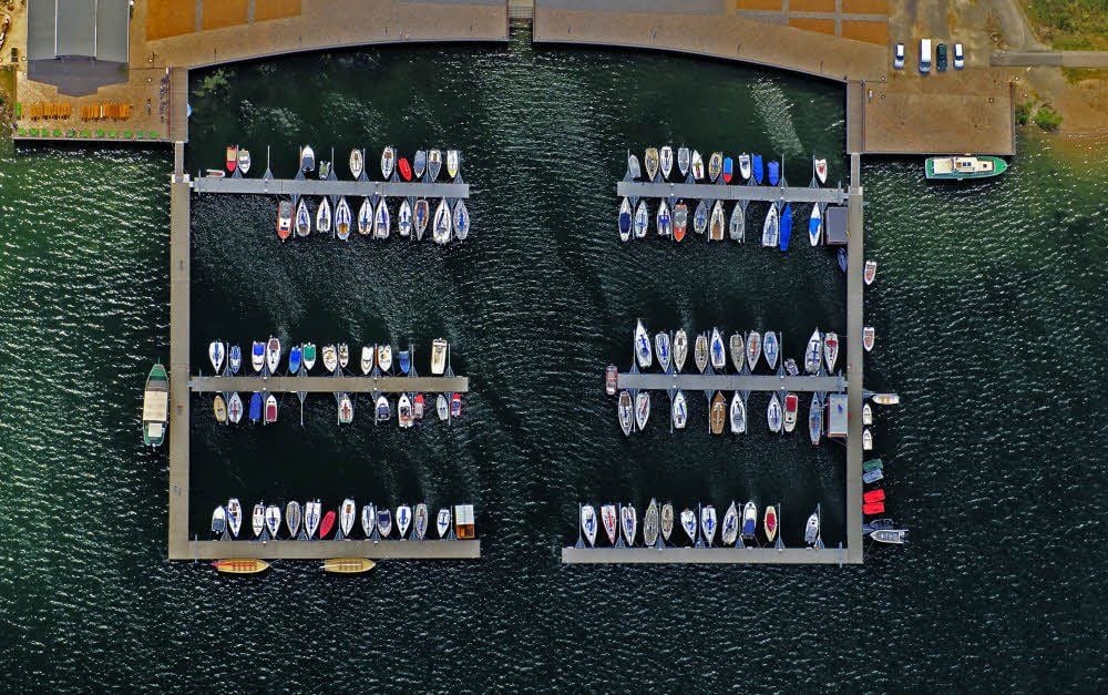 Voller Hafen: Die Bootsanleger der Marina Mücheln sind alle belegt. 132 Plätze bietet das Hafenbecken, der Ausbau auf 200 läuft bereits.