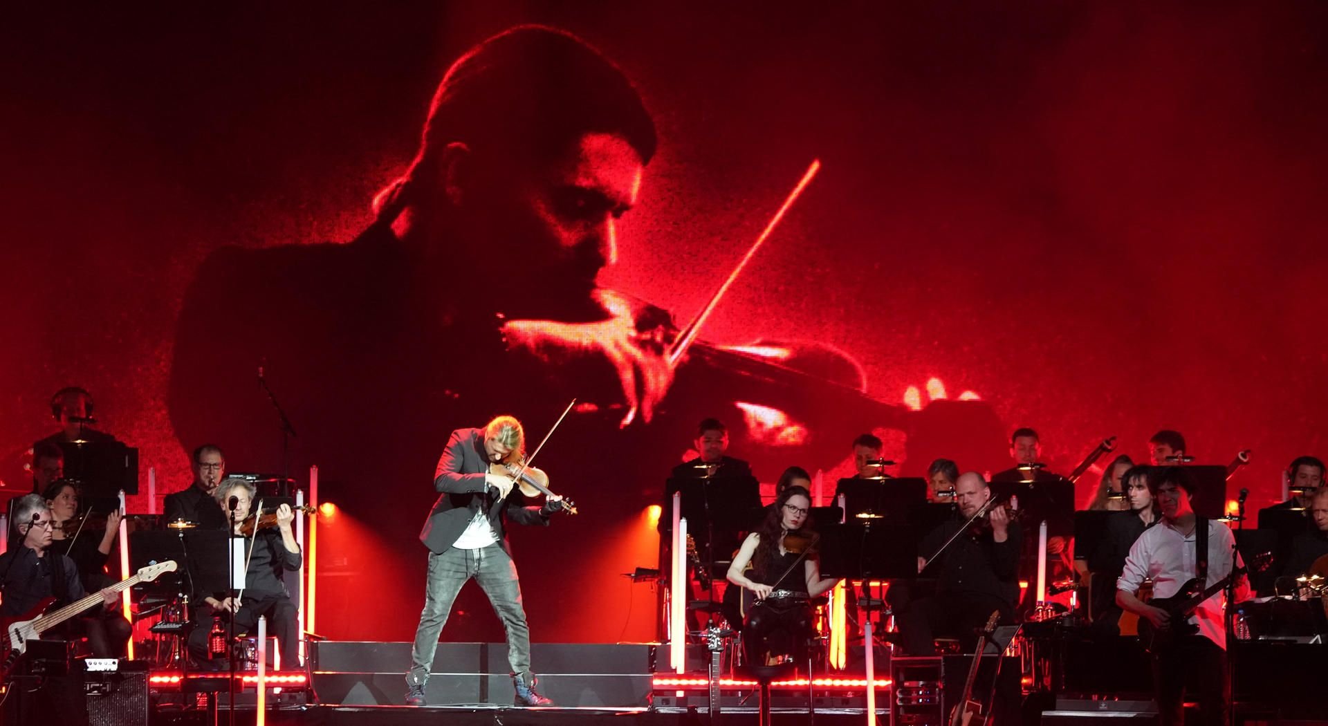 Geiger David Garrett spielt zum Tourauftakt seiner Tour "Unlimited - Greatest Hits - Live 2019" in der Messe Chemnitz.