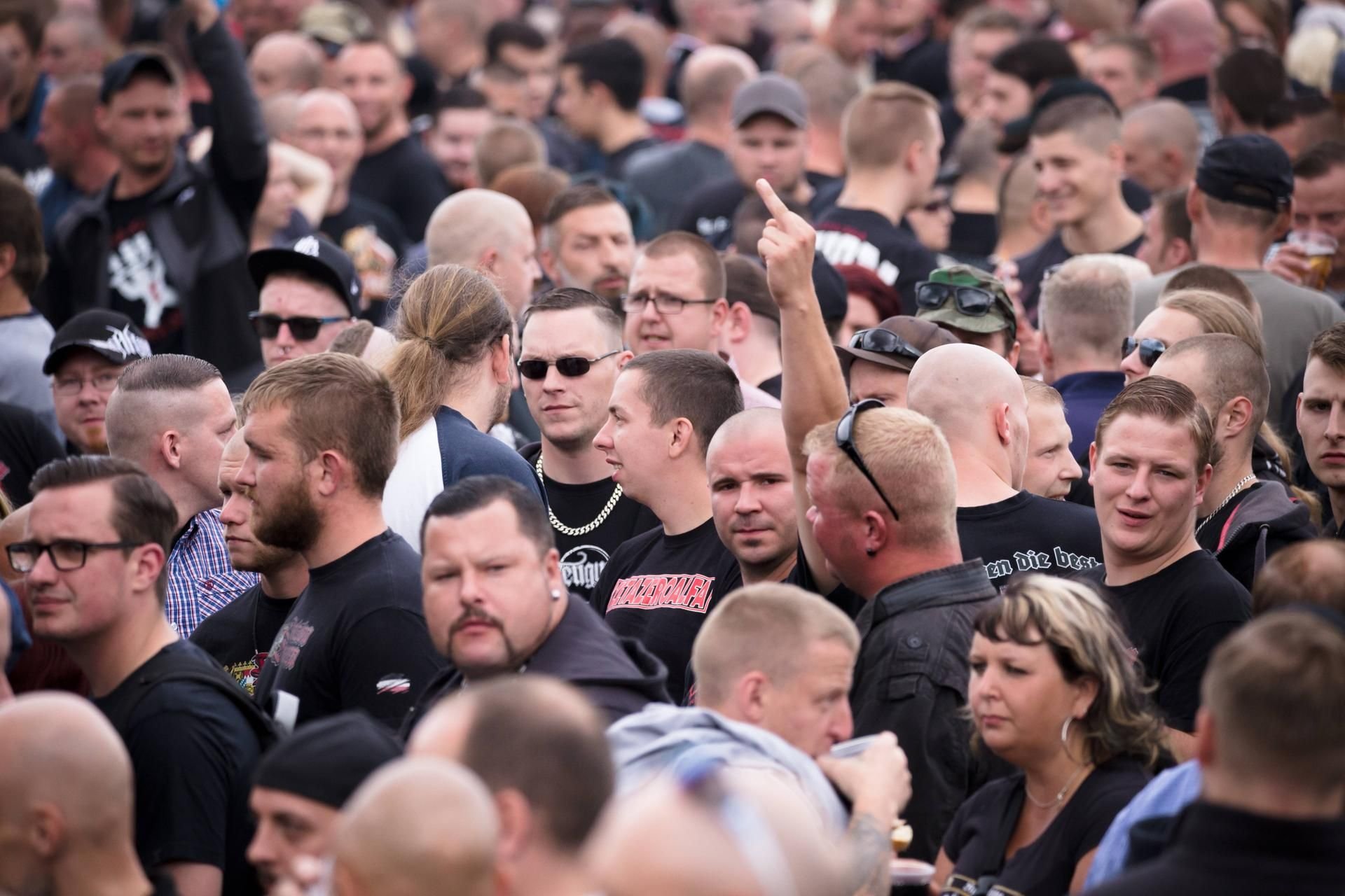 „Rock gegen Überfremdung“: Neonazis um Tommy Frenck veranstalteten 2017 im thüringischen Themar ein Rechtsrockkonzert mit über 5000 Teilnehmern.