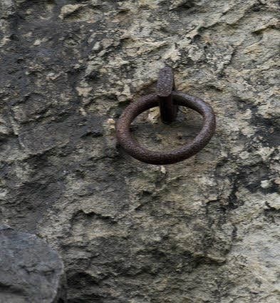 Auch diese Sicherungen für Sportkletterer werden entfernt.