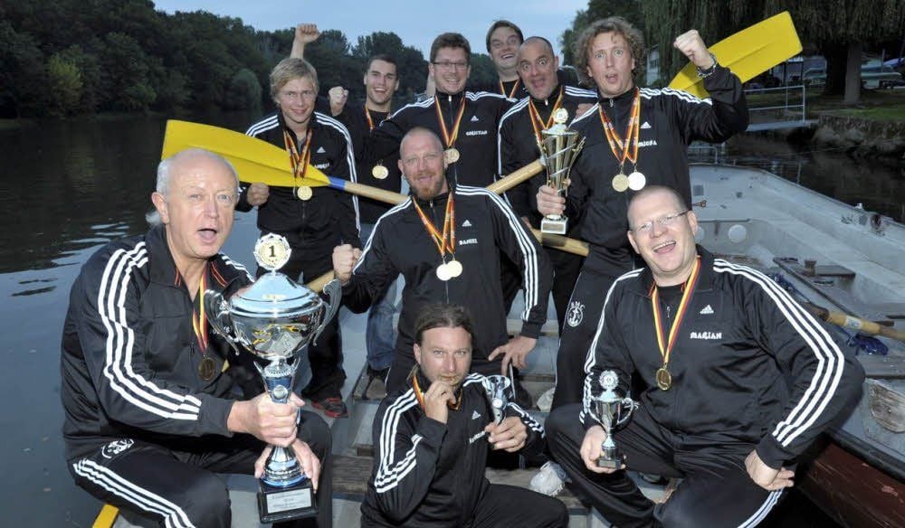 Die Kutterruderer vom Bernburger Maritimen Club haben allen Grund zum Jubeln: Bei den Deutschen Meisterschaften gewannen sie jeweils eine Gold- und Silbermedaille.